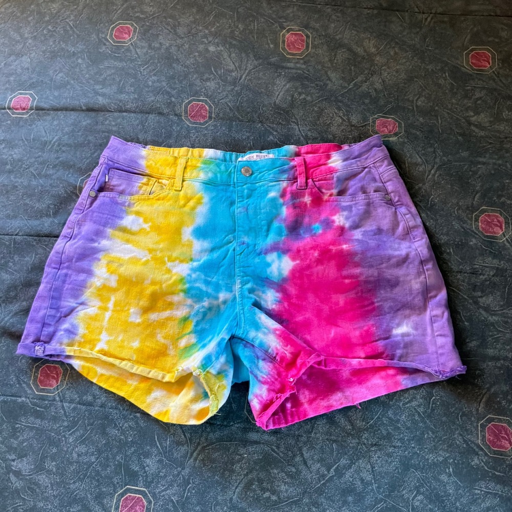 Judy Blue Rainbow Snow Cone Tie-Dye Cutoff Denim Shorts 2XL XXL Festival Boho